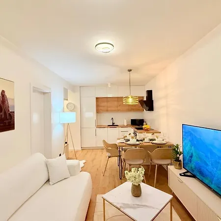 Modern One-bedroom Near Centre شقة *